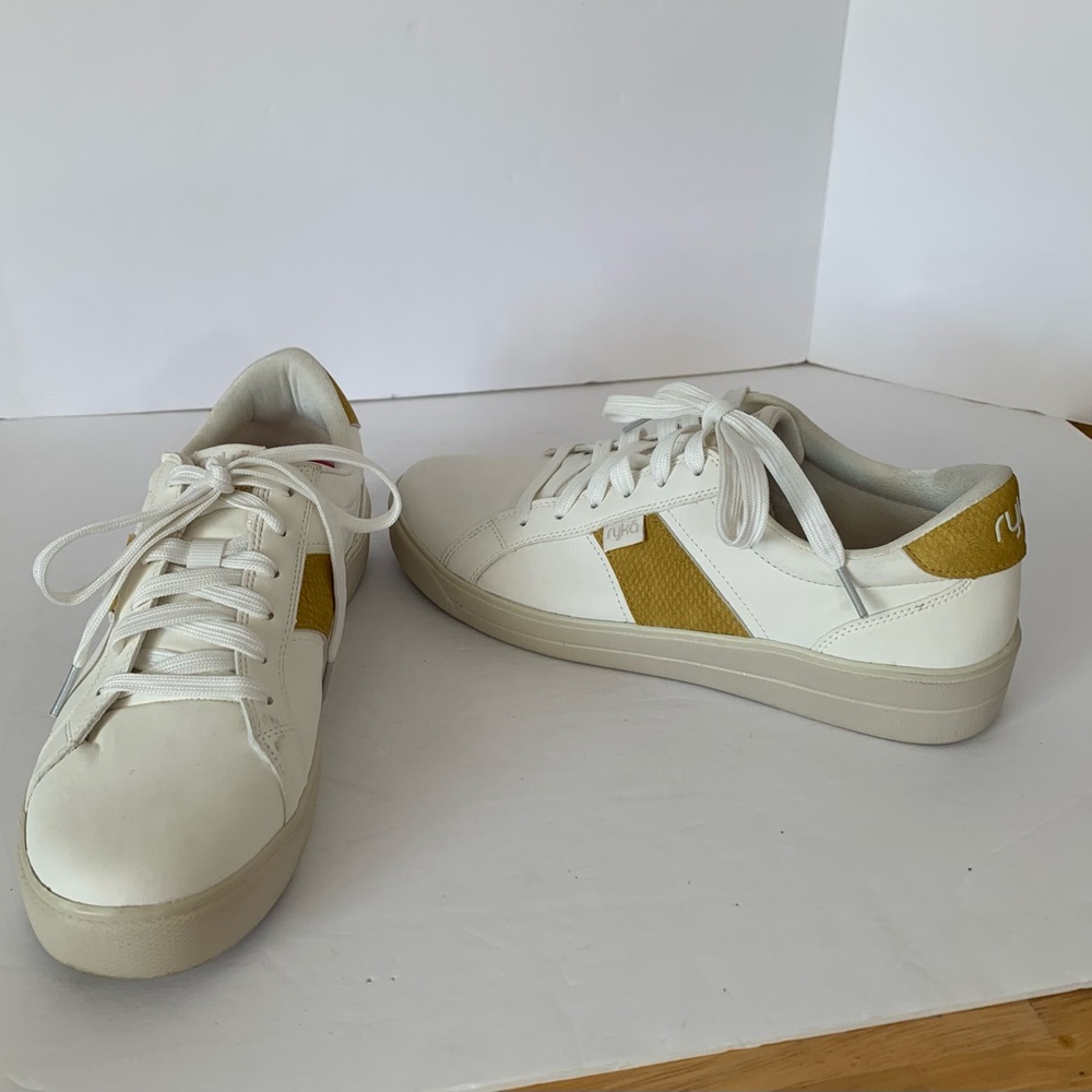 Ryka Viv Classic Sneaker - Picture 4 of 10